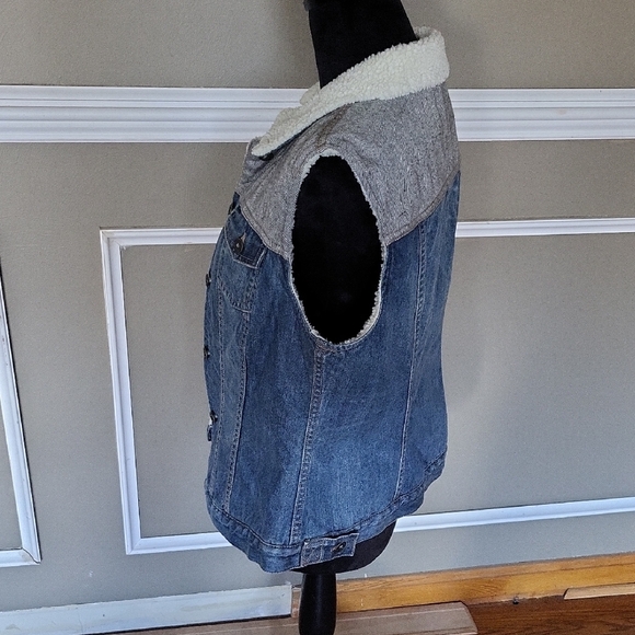Ruff Hewn Blue Denim Vest with Sherpa Collar Size Medium - Picture 5 of 10